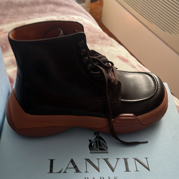 Size 10, price 300, original $500 brown color  new!